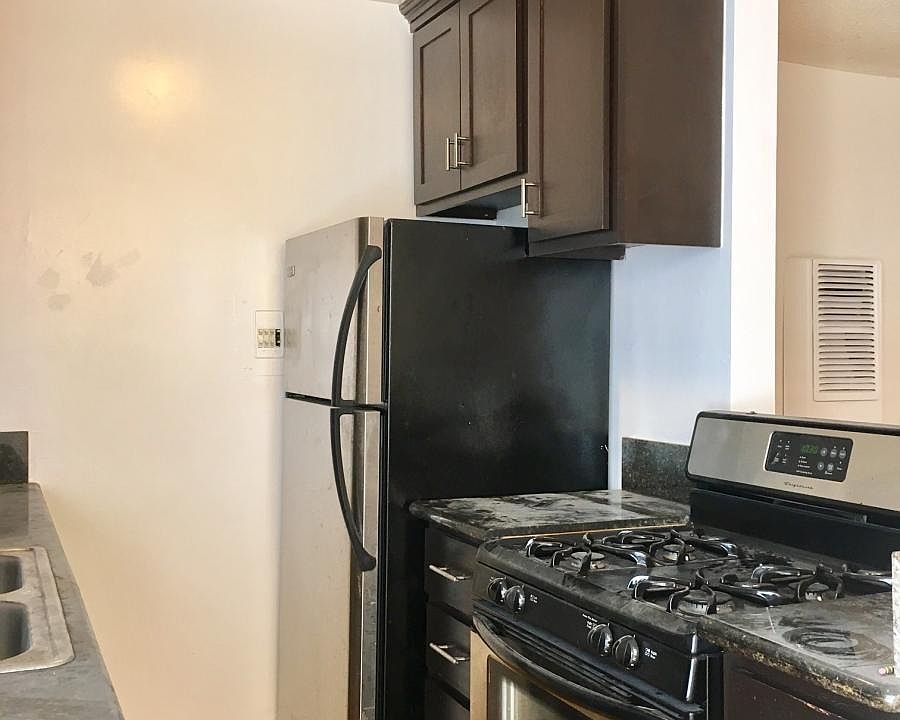 1st image of 12811 Caswell Ave
