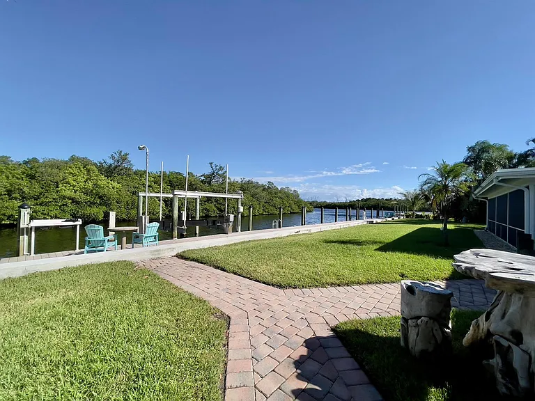 8585 SE Palm St — Photo 30