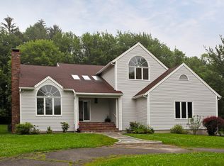 30 Flintlock Dr, Danbury, CT 06811
