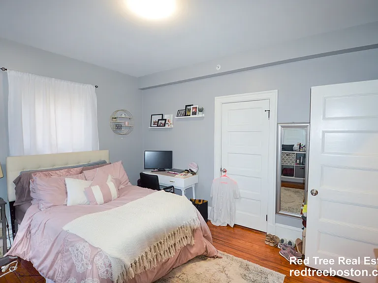 62 Mapleton St — Photo 8