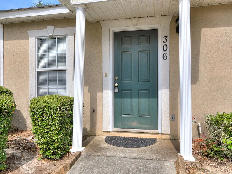 306 Evans Lake Way — Photo 4