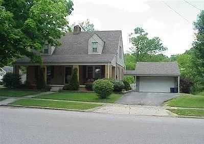 404 W Water St photo 1