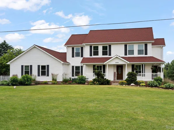 3310 Middle Rd, Highland, MI 48357
