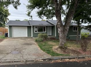 482 Corona Loop Rd, Roseburg, OR 97471