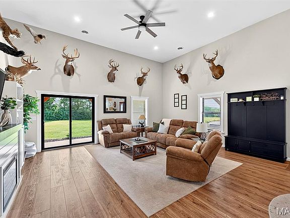 5th image of 519 Woods Rd