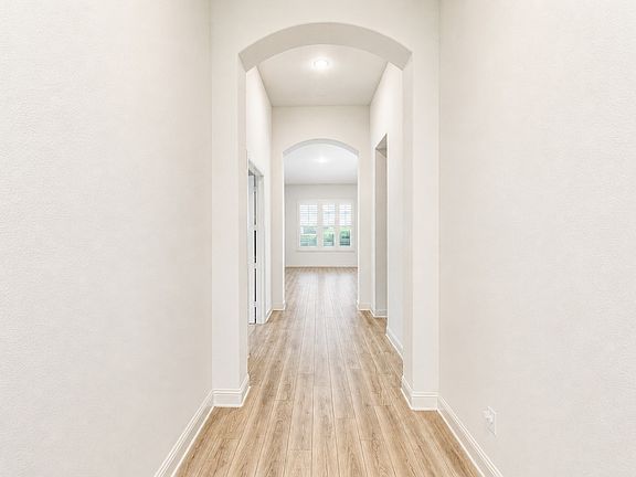 3rd image of 7541 Pondview Ln