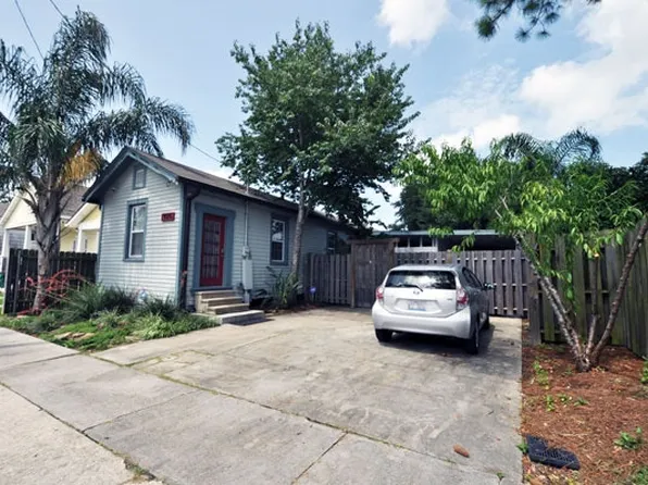 925 Dolhonde St, Gretna, LA