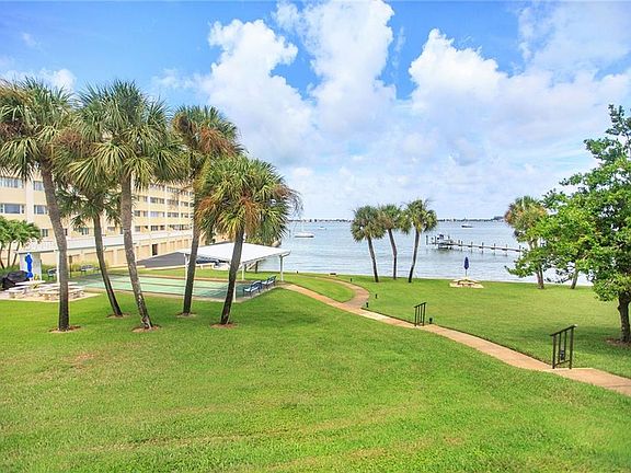 Home For Sale In Harbour Club