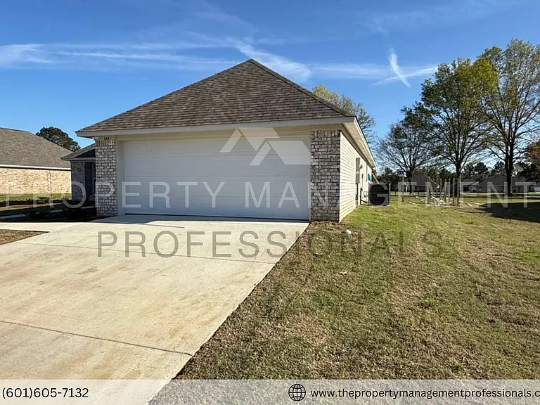 563 Patrick Farms Dr — Photo 5