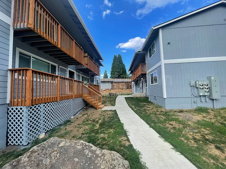 4800 SE Boardman Ave #6 — Photo 11