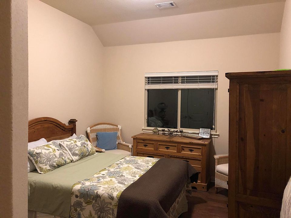 2nd image of 2628 Los Alamos Pass