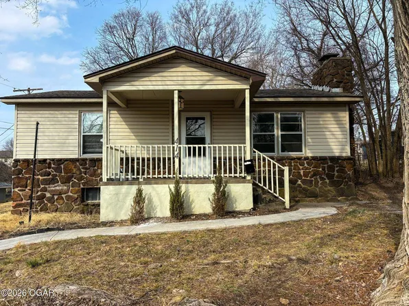 414 E Glenview Pl, Neosho, MO 64850