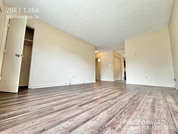 4th image of 203 Foxwood Dr