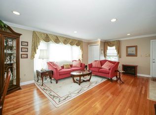 86 Brandywyne Dr, Florham Park, NJ 07932