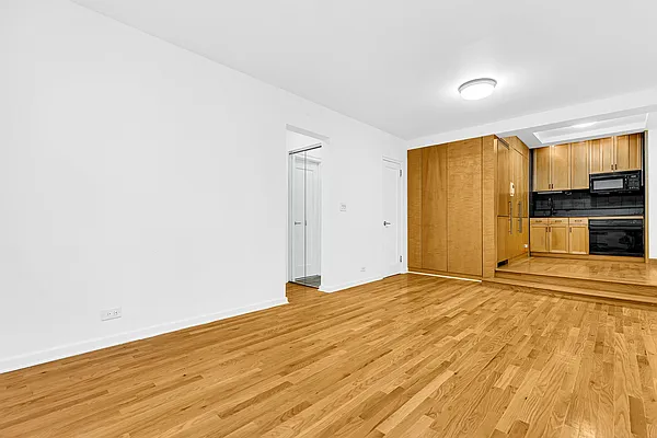 Rented by Keller Williams NYC | media 14