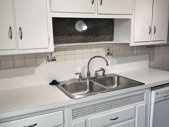 3rd image of 3834 Hyde Park Ave APT 6