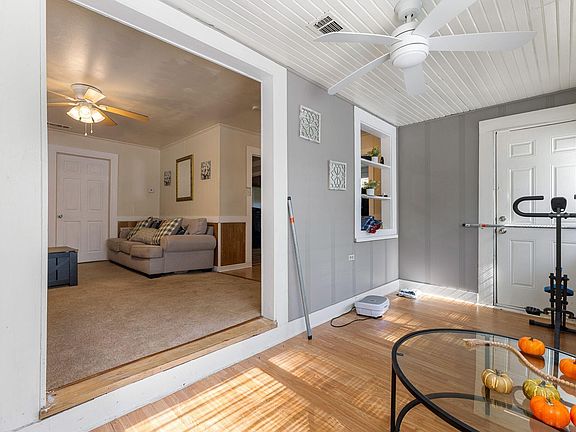 5th image of 309 W 24th St