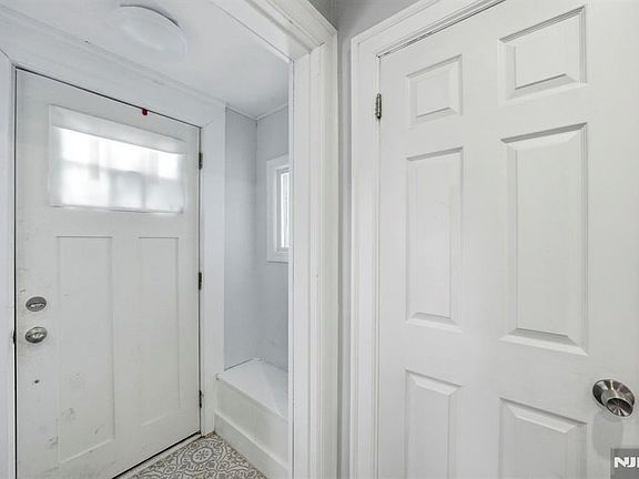 3rd image of 153 Tremont Avenue