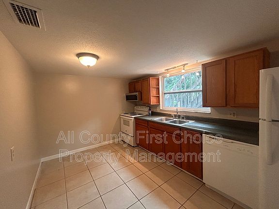 2nd image of 2390 14th Ave SW APT C