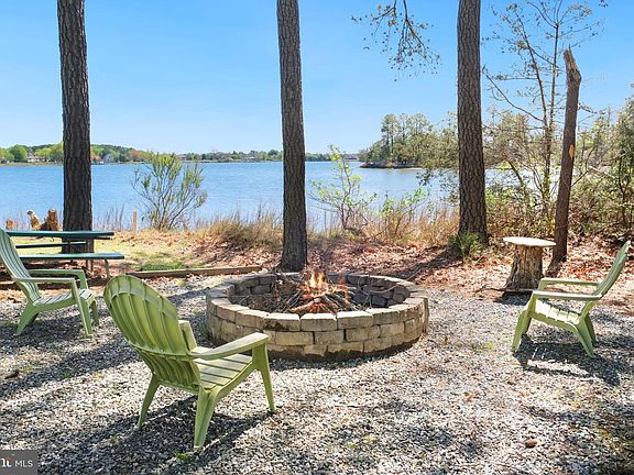 5th image of 529 Morattico Creek Rd