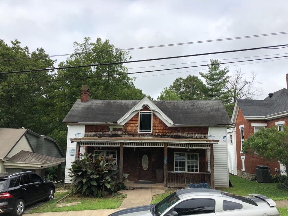 1st image of 130 N Sycamore St