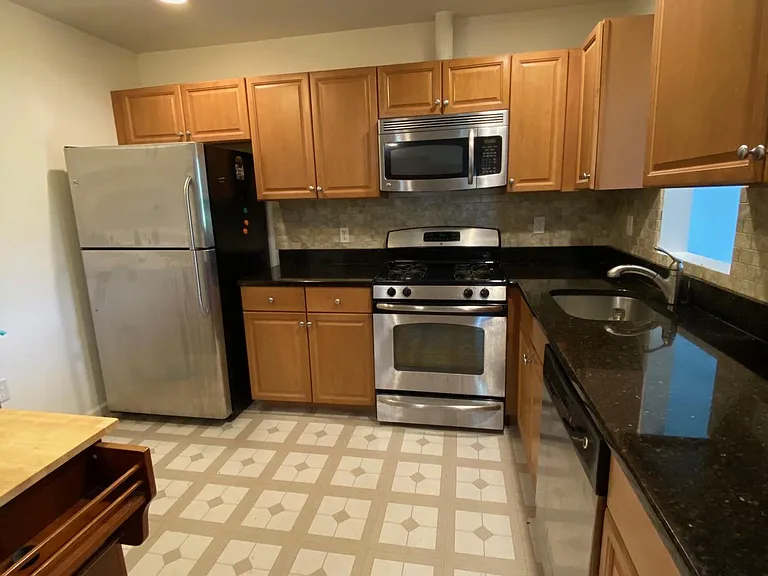 121 Chariot Ct — Photo 3
