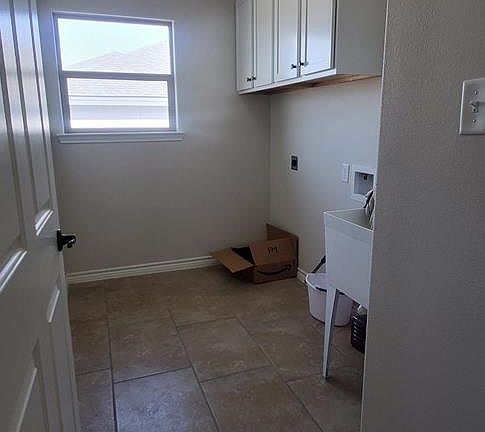 5th image of 3489 Nicole St