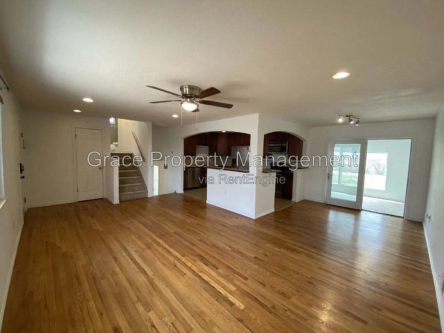 4 bed, 2.0 bath, 2028 sqft, $2,795 — Photo 3