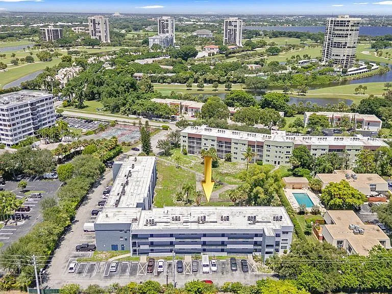 1630 Embassy Dr #105 — Photo 1