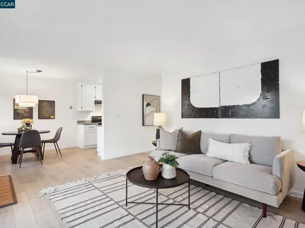 32 Emery Bay Dr, Emeryville, CA 94608