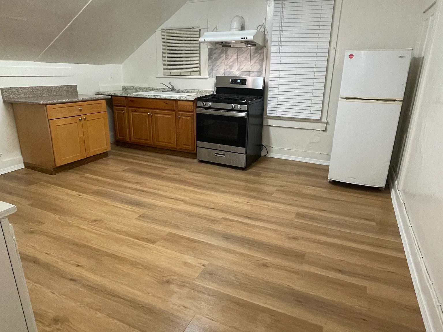 1 bed, 500 sqft, $1,200 — Photo 3