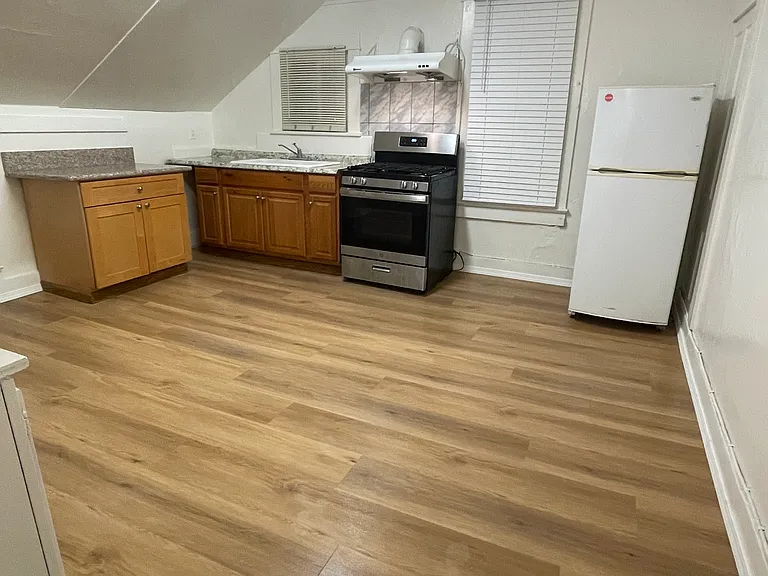 765 E Holt Blvd #C — Photo 3