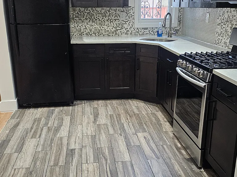 545 Chateau Ave — Photo 4