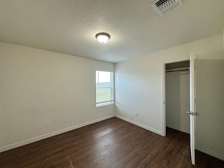 901 Lasso Dr — Photo 39