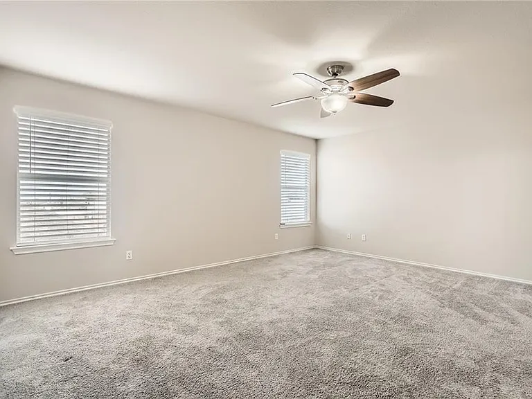 612 Copper Ct — Photo 16