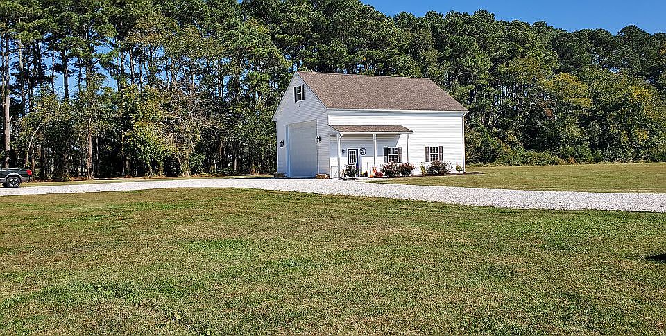 2nd image of 8253 Sea Biscuit Rd