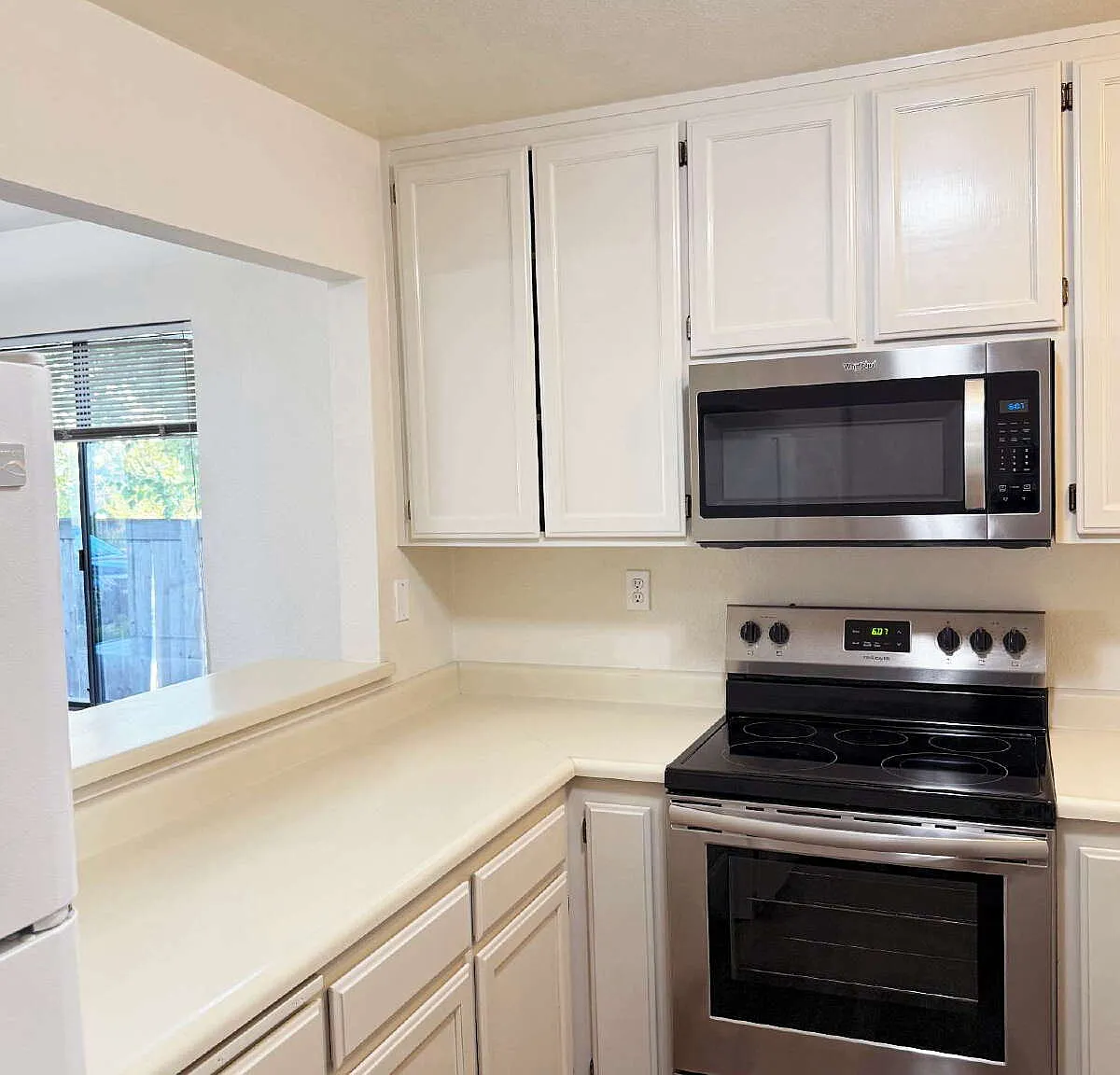 2 bed, 1.0 bath, $2,600 — Photo 3