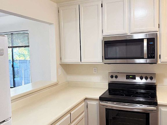 3rd image of 691 Spring Ln