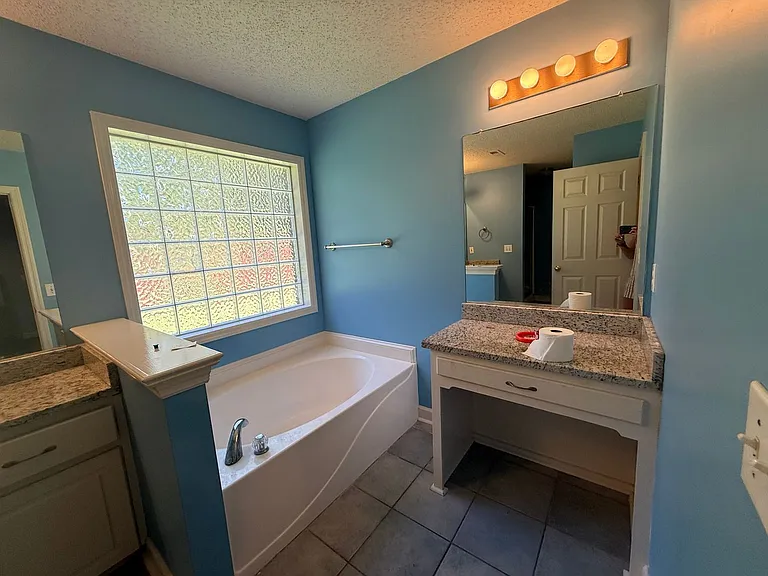 242 Turtle Creek Dr — Photo 37