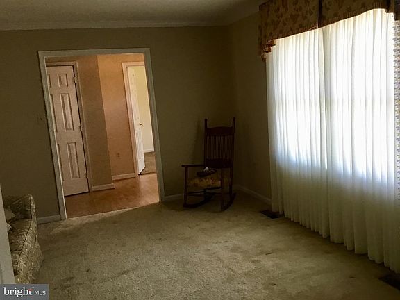 3rd image of 122 Tanager Ct