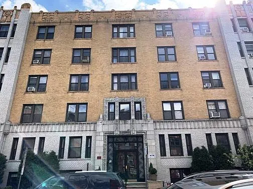 333 Fairmount Ave — Photo 2