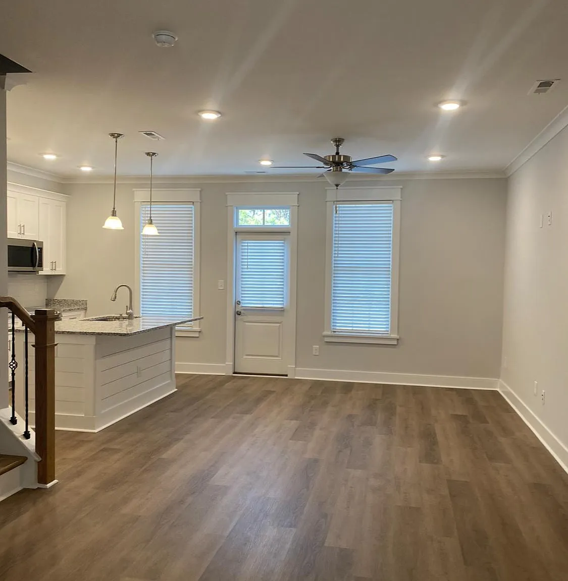 3 bed, 2.5 bath, 1550 sqft, $2,800 — Photo 3