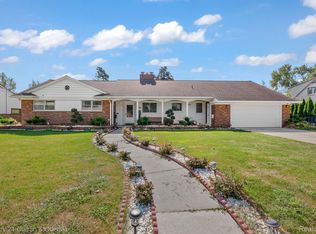 730 Woodcrest Dr, Dearborn, MI 48124