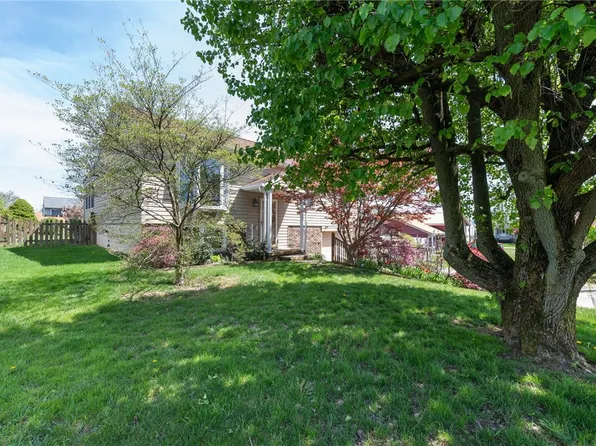 502 Crestview Dr, Scottdale, PA 15683