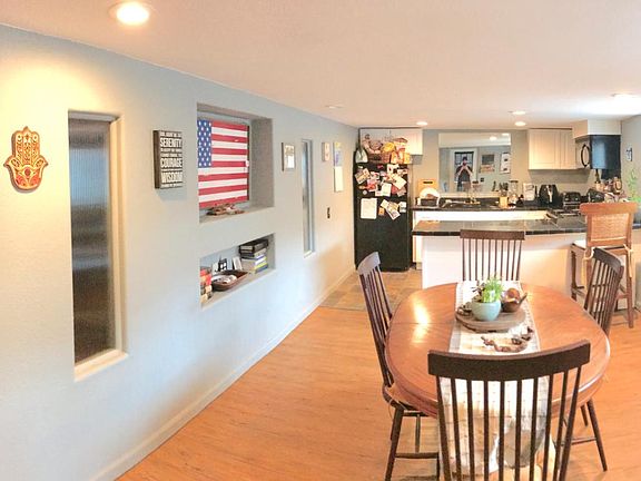 4th image of 1514B W Clay St #B