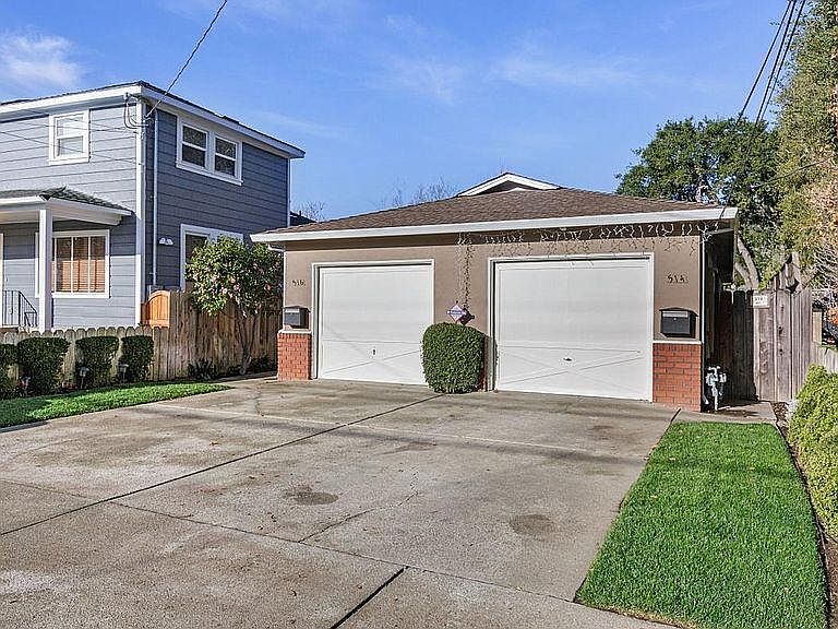 1st image of 14 Carlos Ave