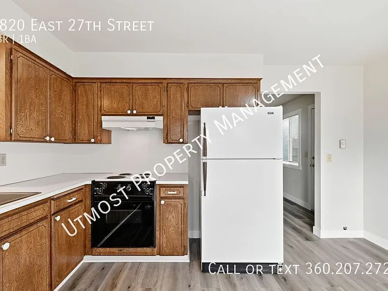 1820 E 27th St — Photo 5