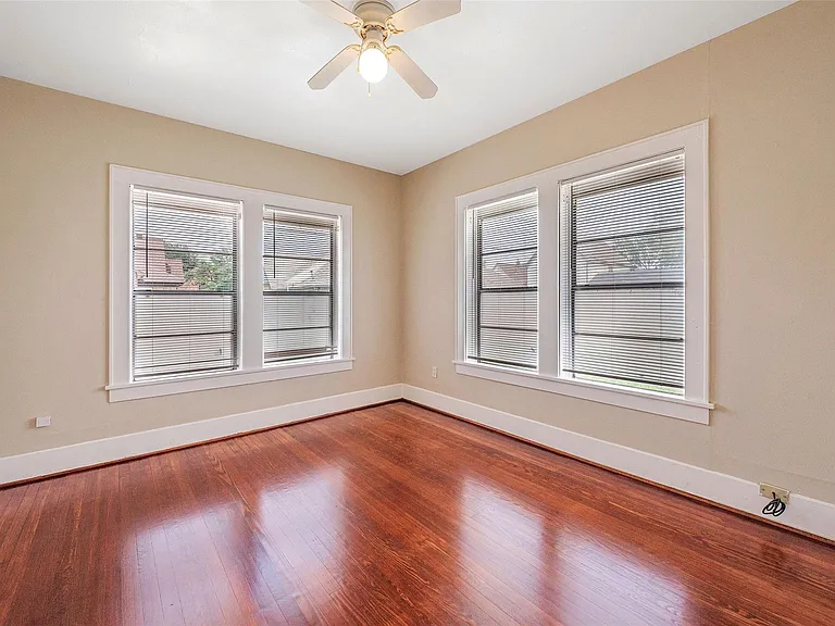 2611 Rosewood St — Photo 17