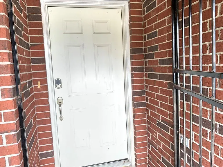9119 Melody Park Ln — Photo 3