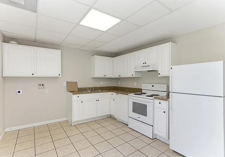 3300-3374 Valley View Dr NE #3360 — Photo 5